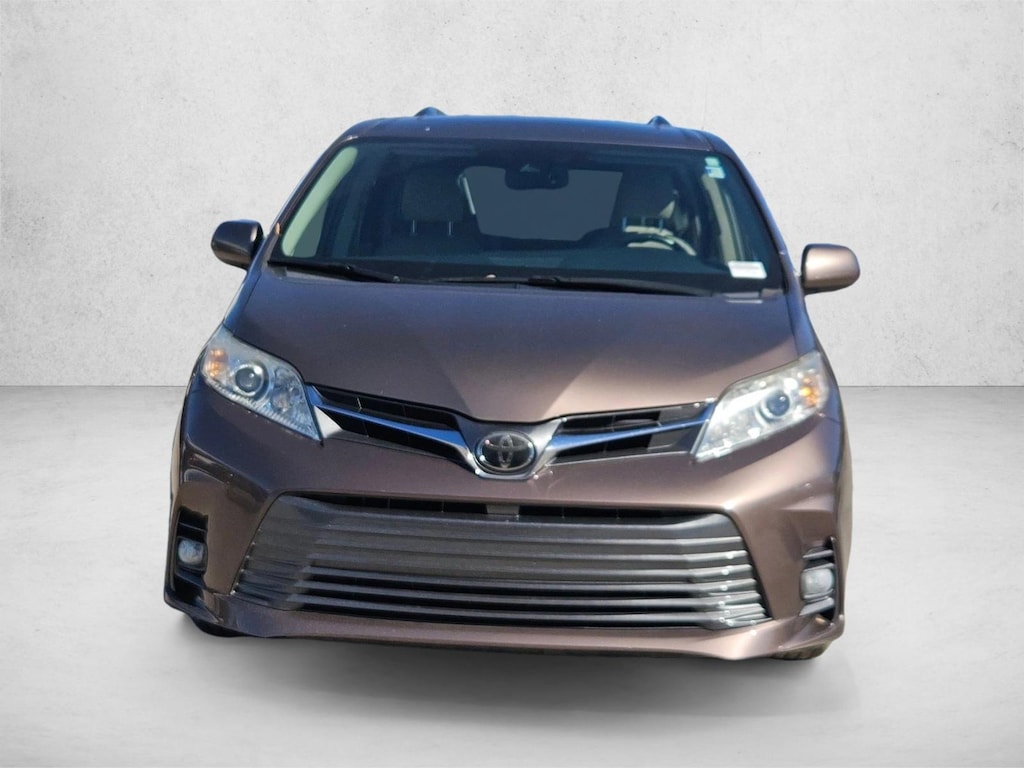 Used 2018 Toyota Sienna XLE 7 Passenger Van Passenger Van