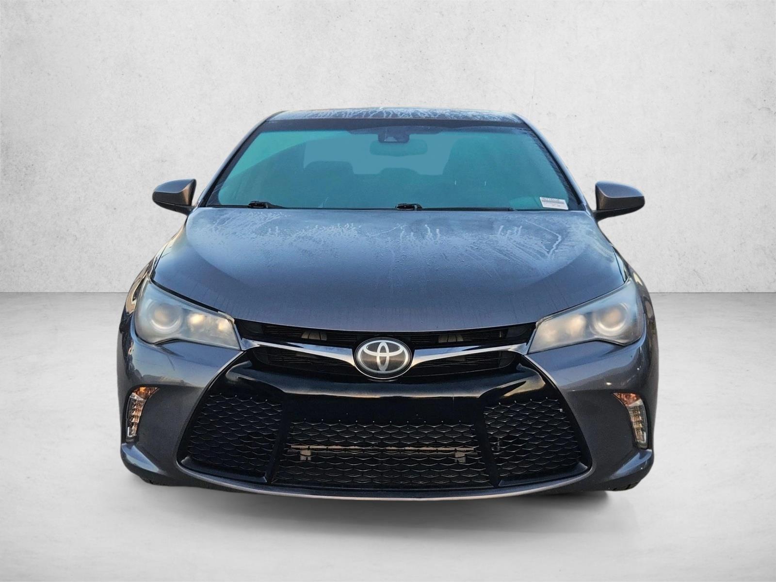 2017 Toyota Camry XSE photo 2