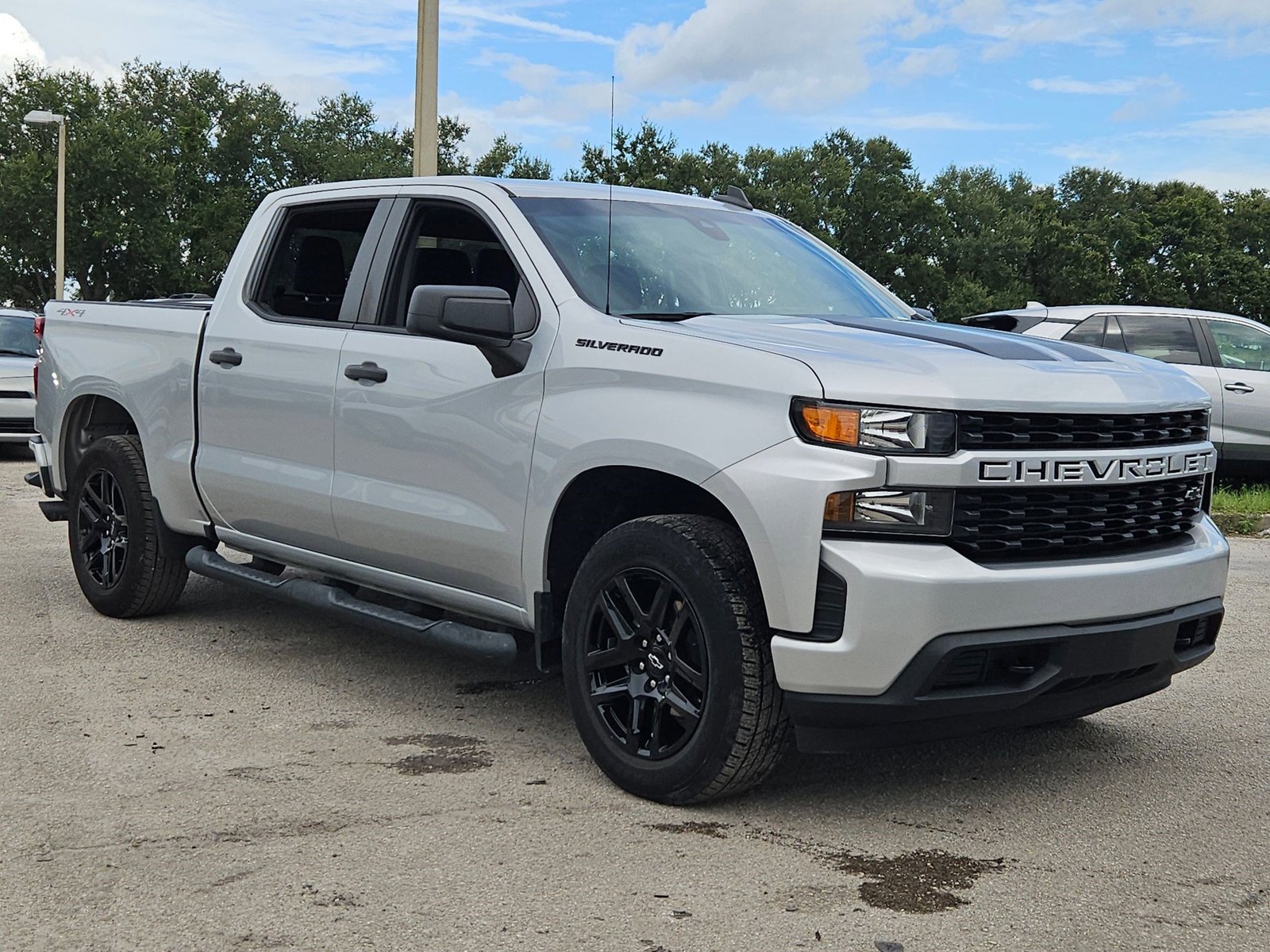 2022 Chevrolet Silverado 1500 Custom photo 2