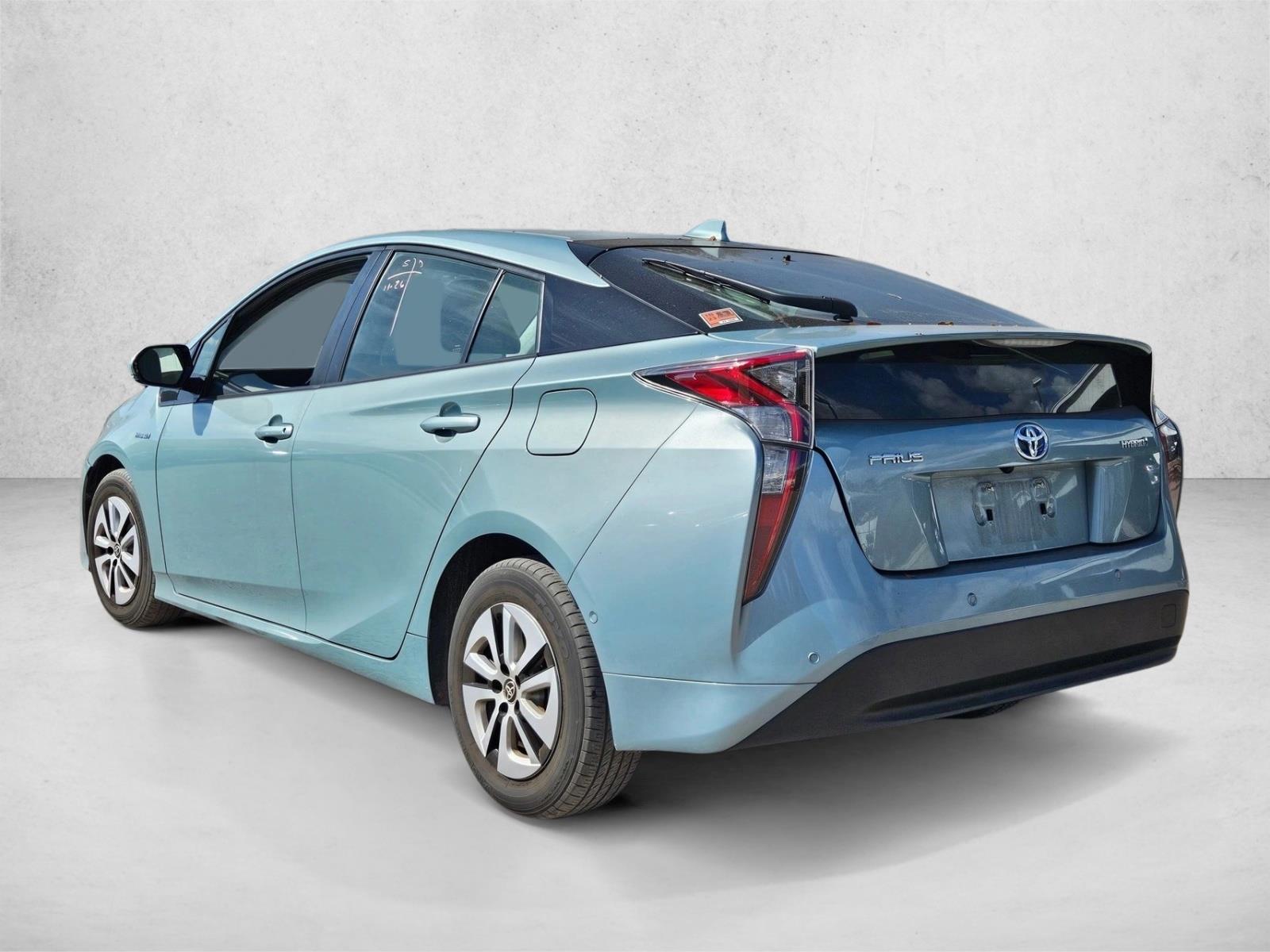 2018 Toyota Prius Three photo 3
