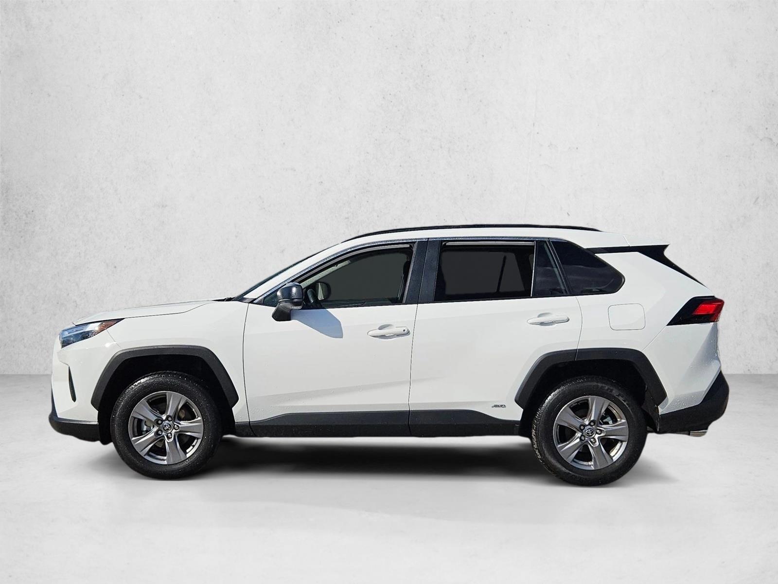 2025 Toyota RAV4 Hybrid LE photo 3