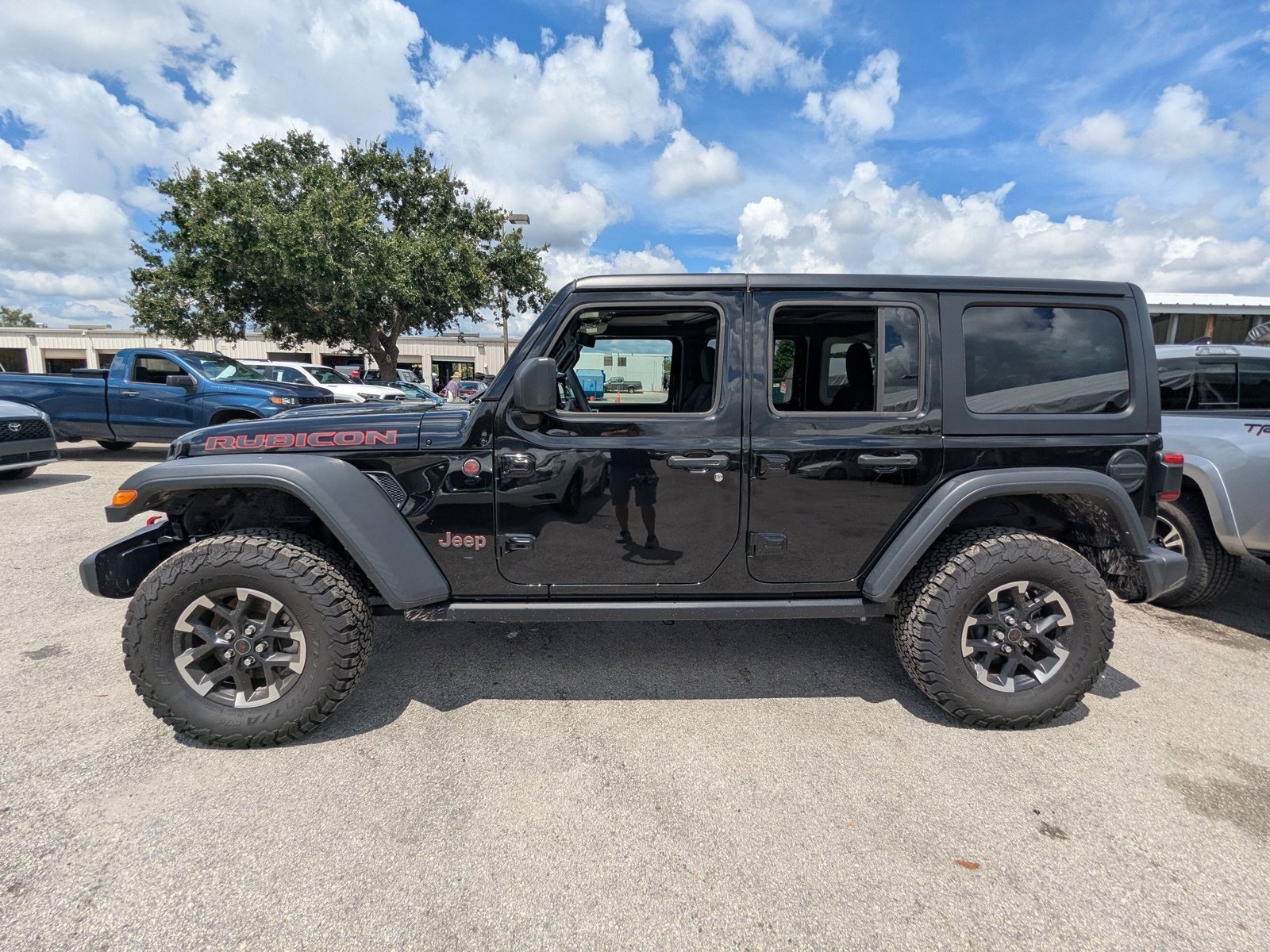 2024 Jeep Wrangler Rubicon photo 2