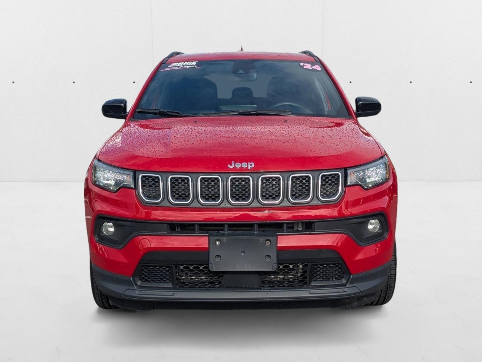 2024 Jeep Compass Latitude photo 2