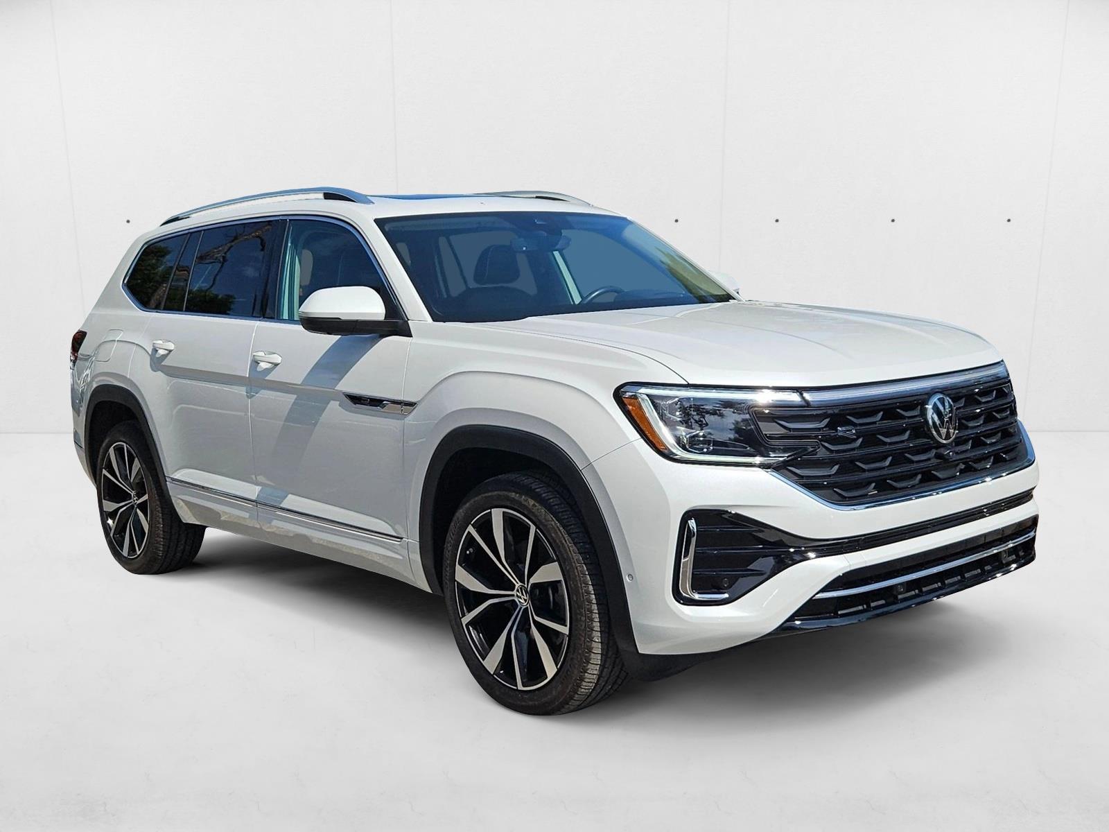 2024 Volkswagen Atlas SEL Premium R-Line photo 3