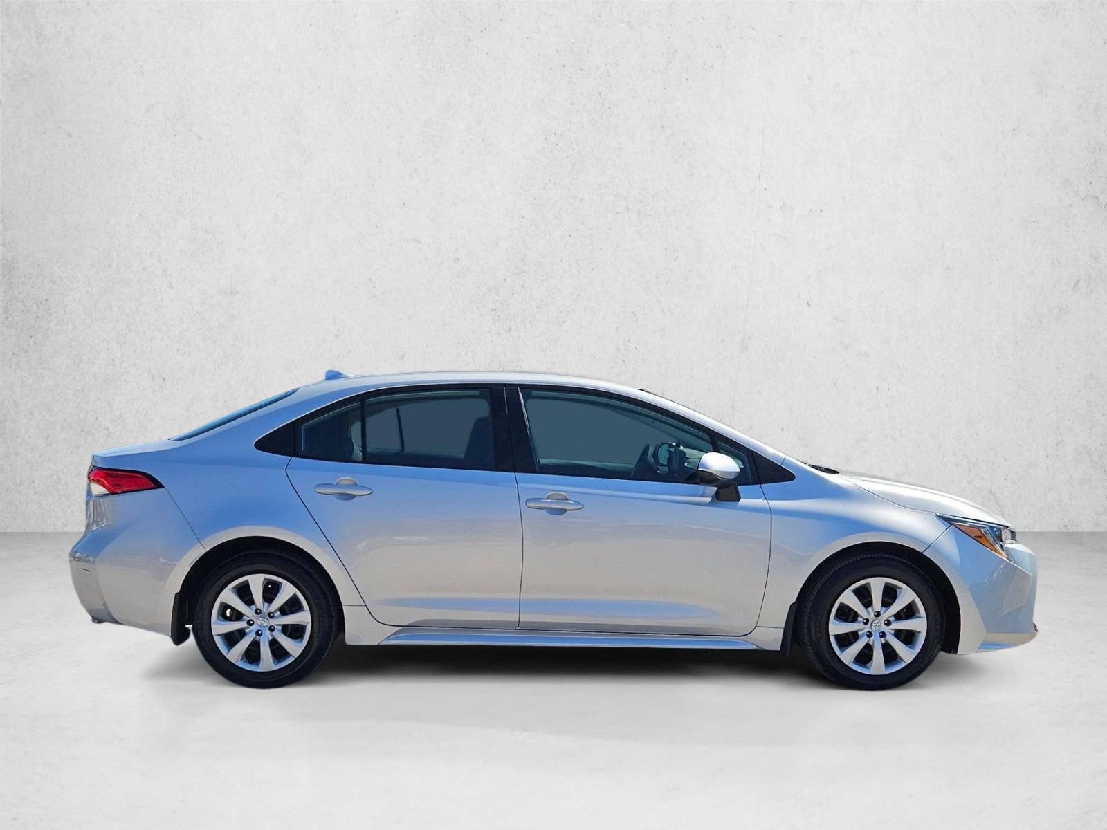 2025 Toyota Corolla LE photo 4