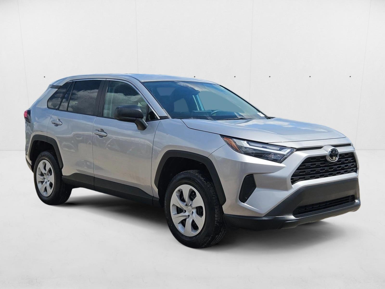 2024 Toyota RAV4 LE photo 2