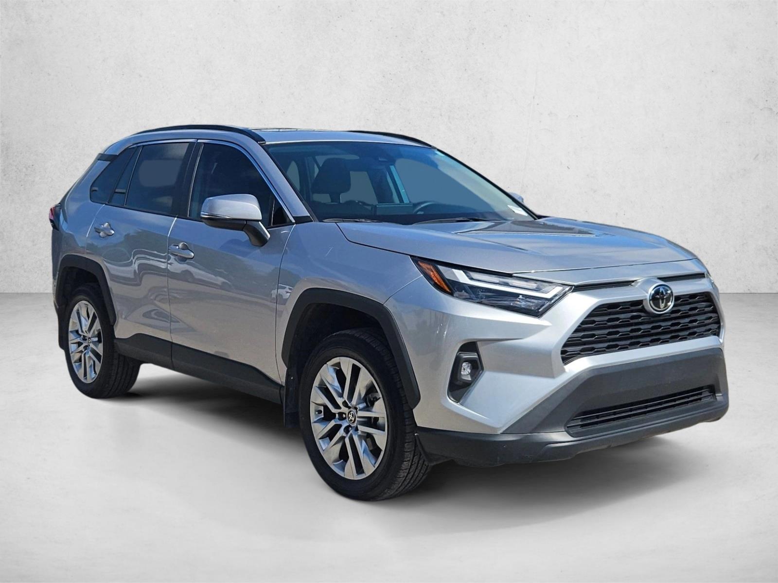 2024 Toyota RAV4 XLE Premium photo 3