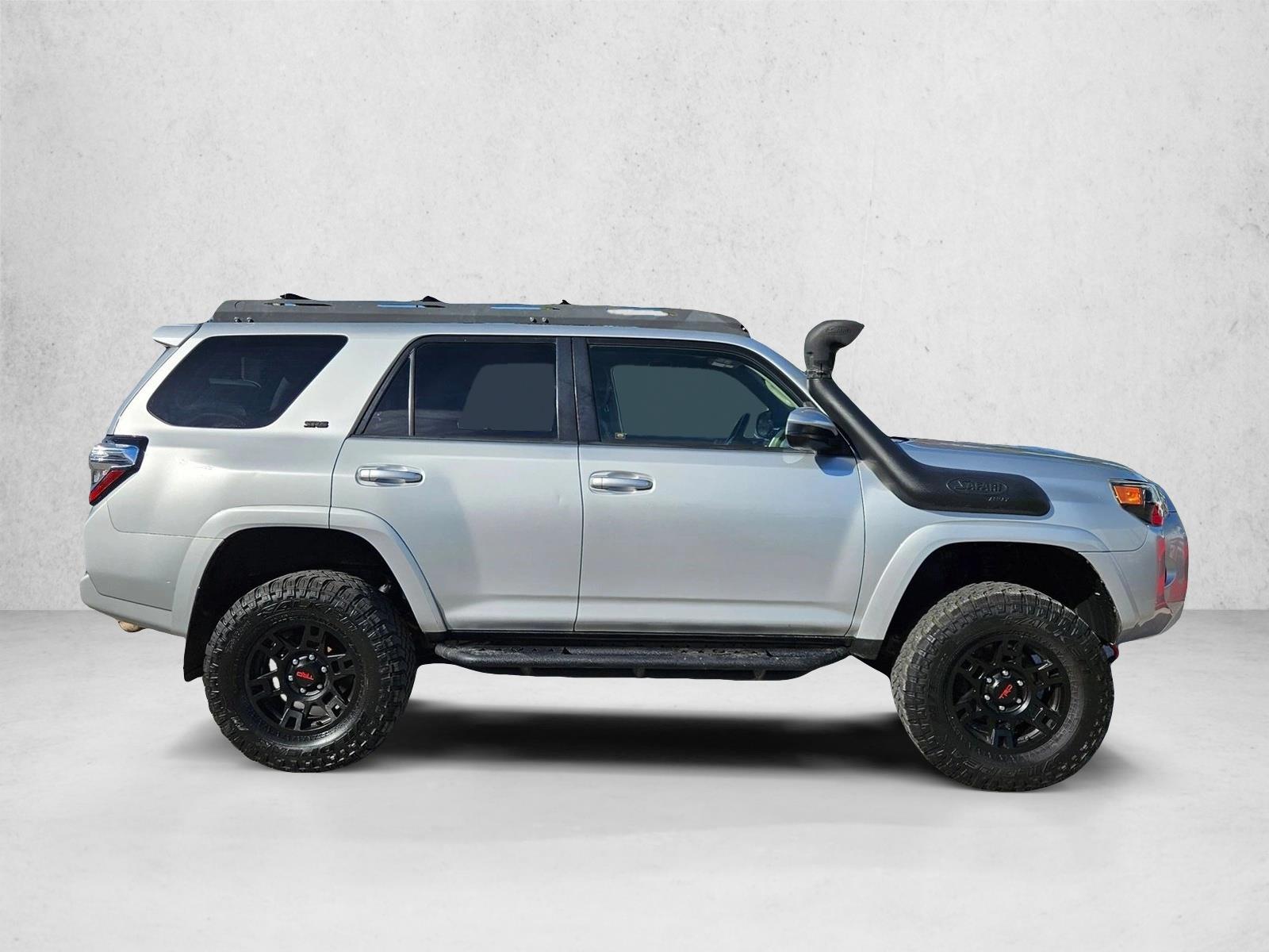 2020 Toyota 4Runner SR5 4WD photo 4