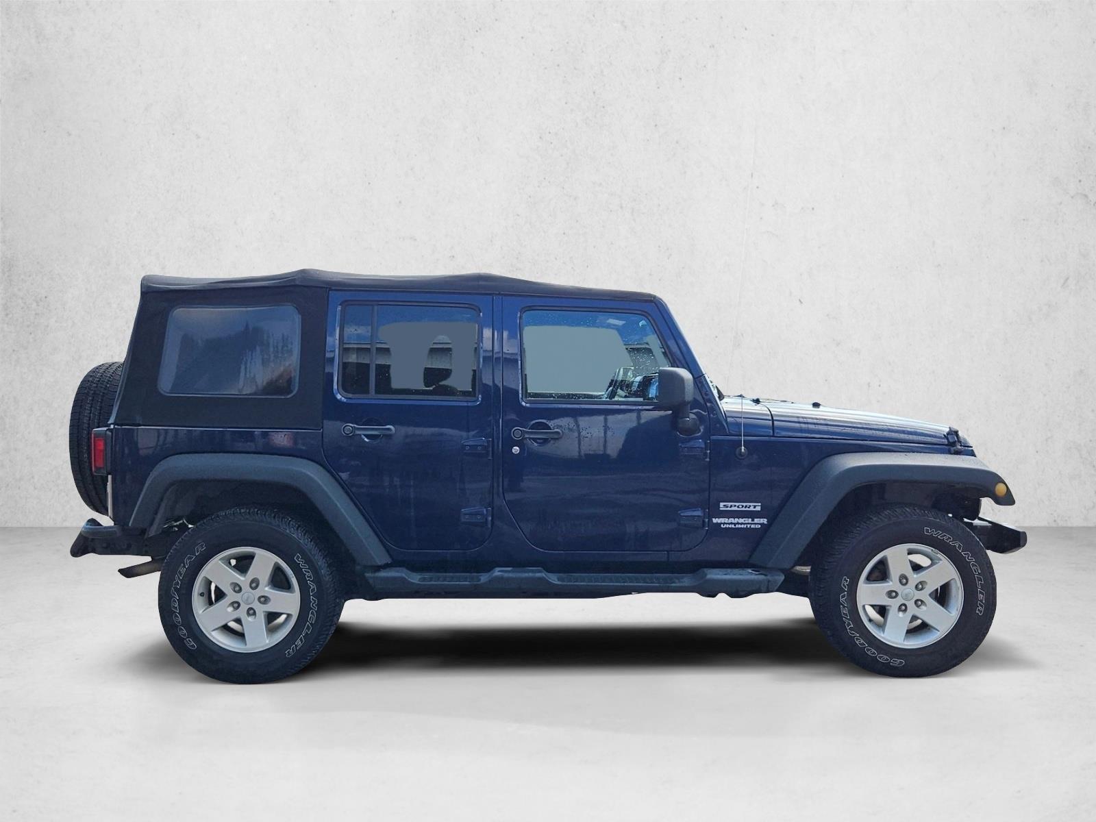 2013 Jeep Wrangler Unlimited Sport photo 4