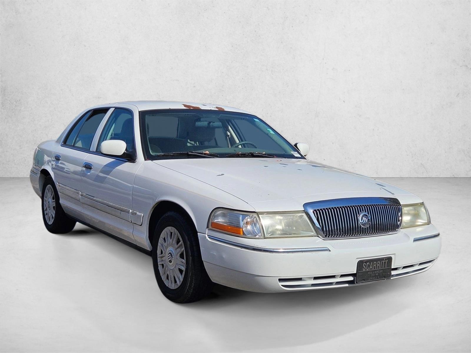 2004 Mercury Grand Marquis GS photo 2