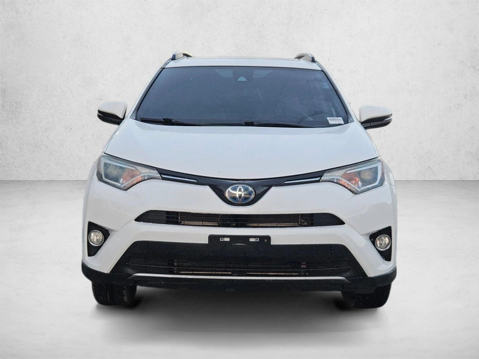 2018 Toyota RAV4 Hybrid XLE photo 2