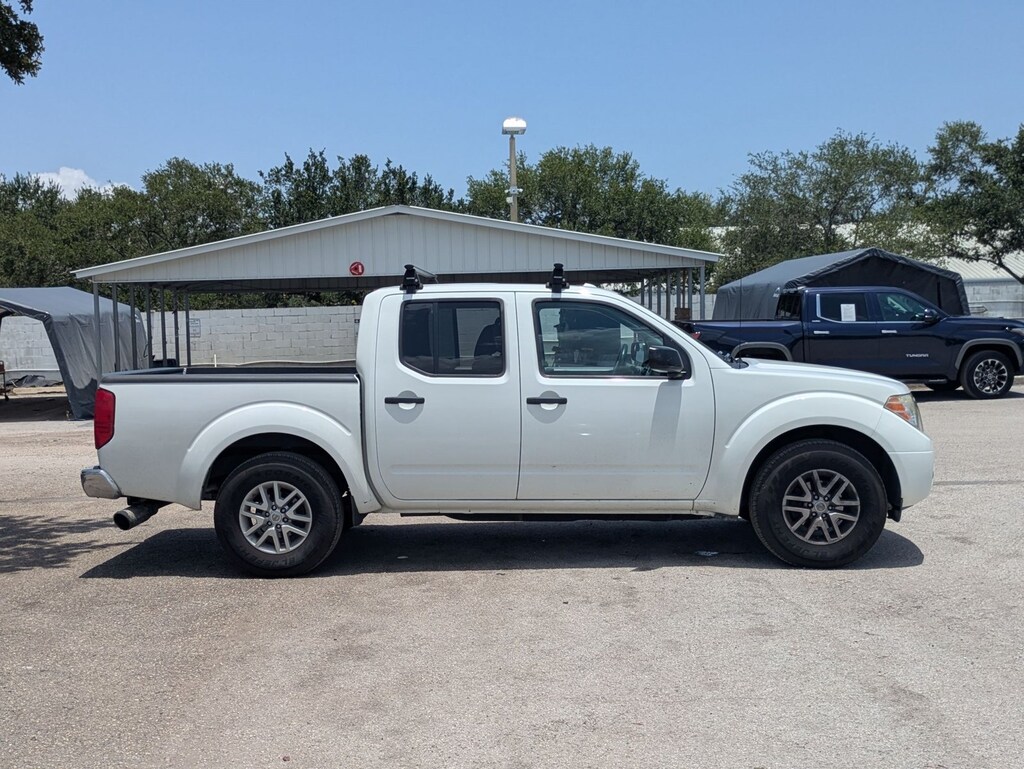 Used 2017 Nissan Frontier SV Truck Crew Cab