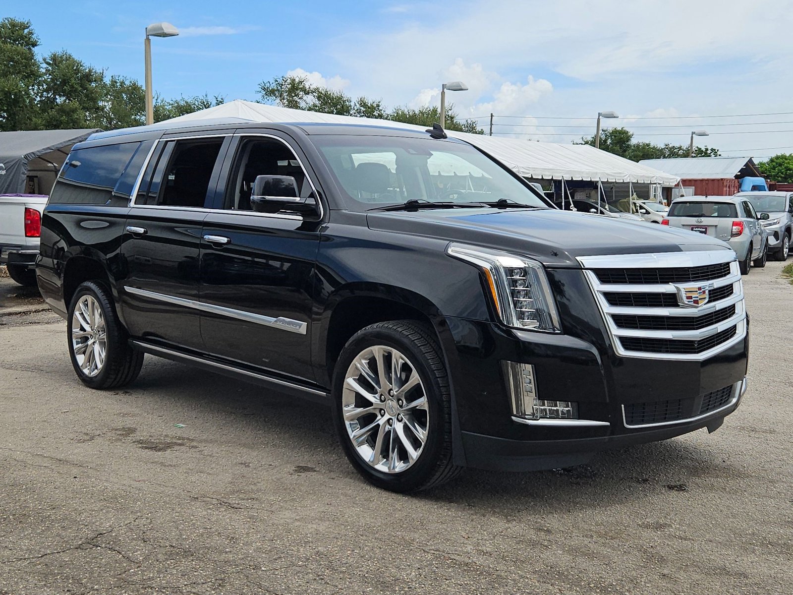 2019 Cadillac Escalade ESV Premium Luxury photo 3
