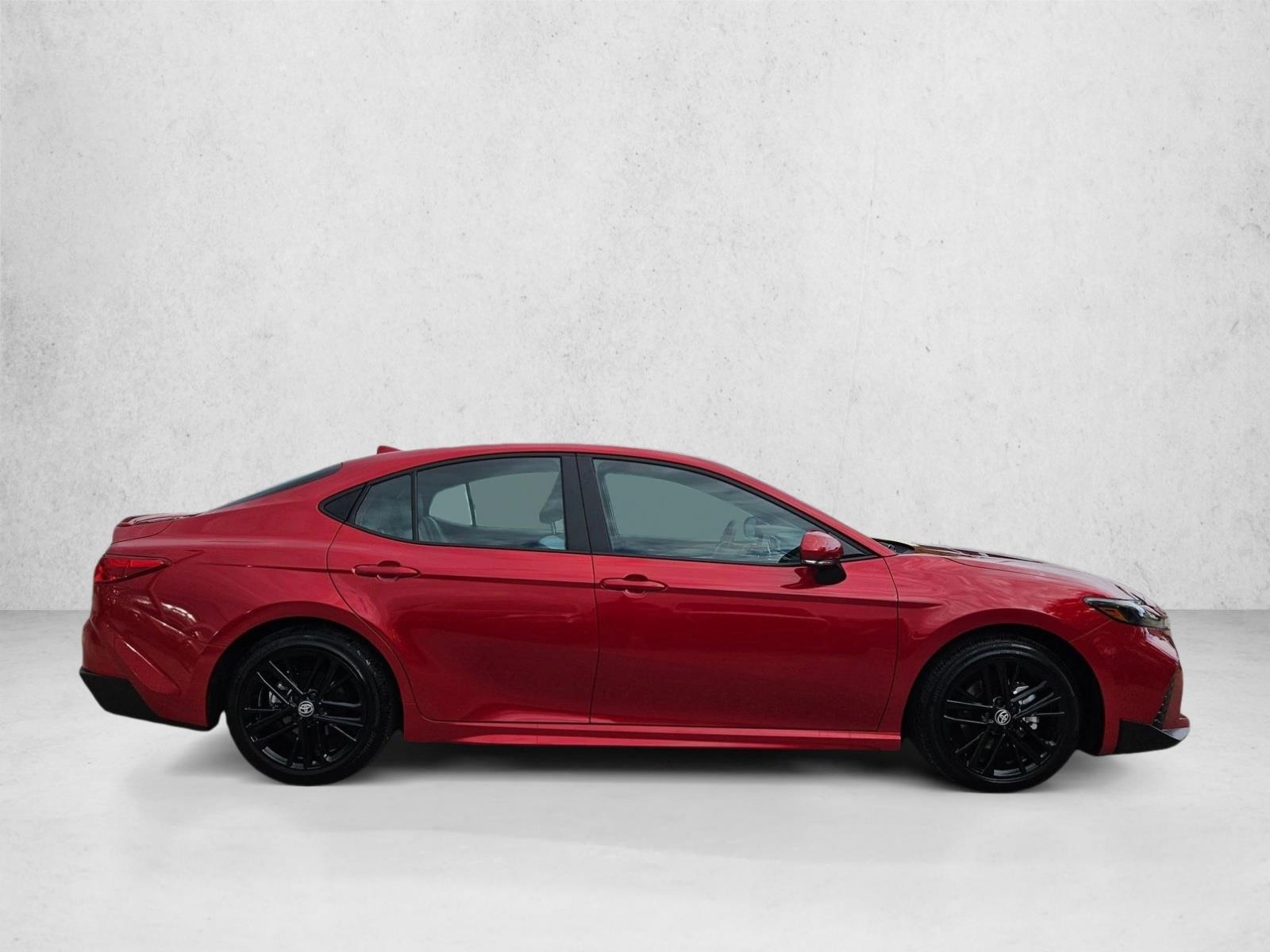 2025 Toyota Camry SE photo 4