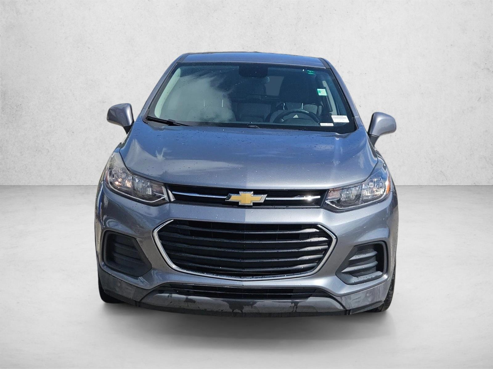 2020 Chevrolet Trax LS photo 2