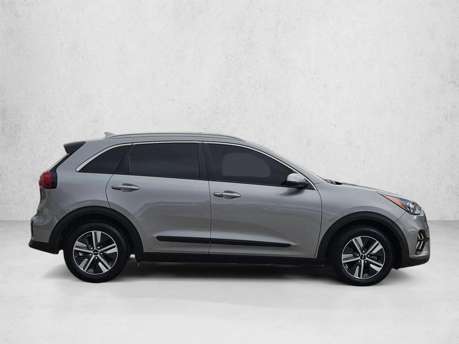 2022 Kia Niro LXS photo 4