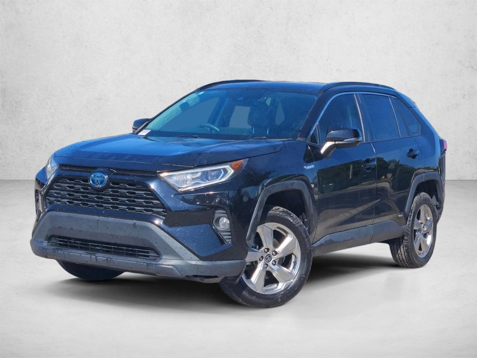 2021 Toyota RAV4 XLE Premium's photo