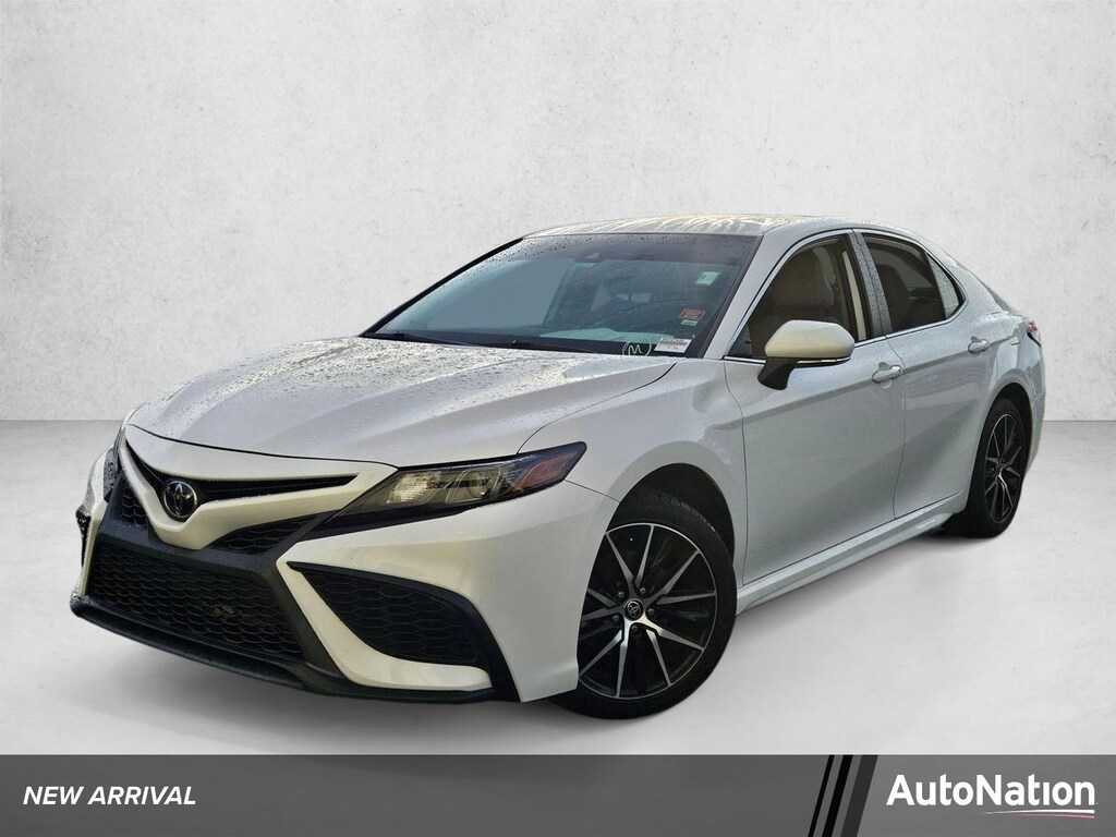 Used 2023 Toyota Camry SE Sedan