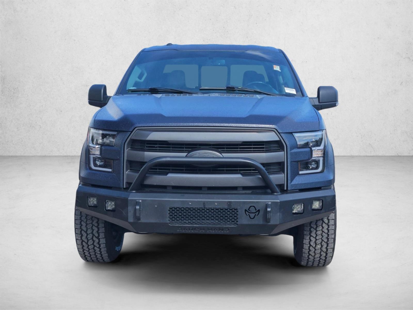 2016 Ford F-150 Lariat photo 2
