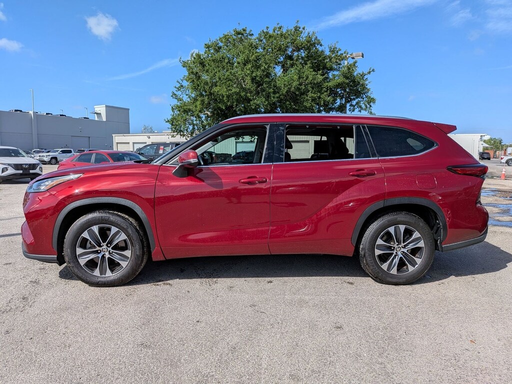Used 2020 Toyota Highlander XLE SUV