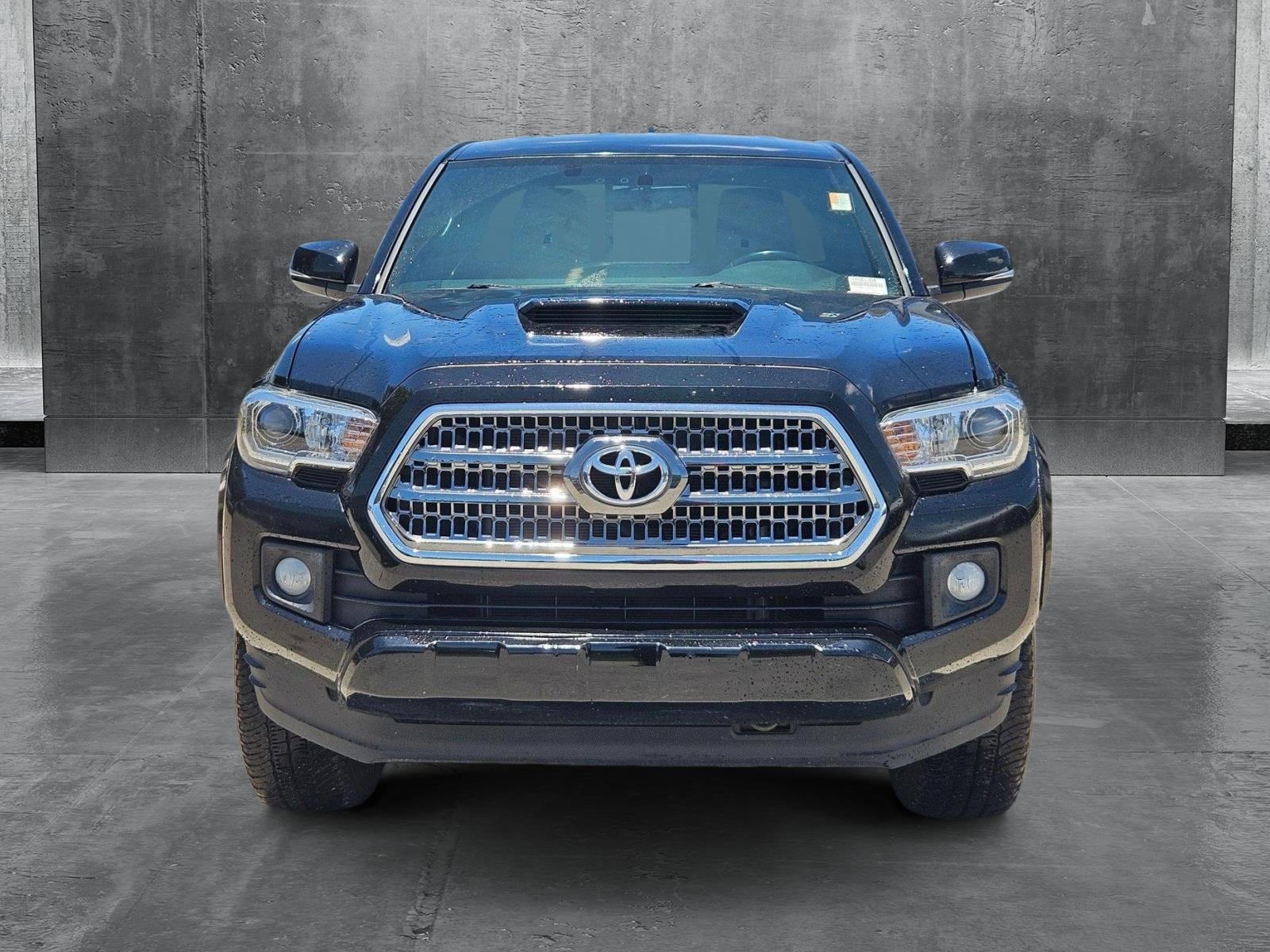 Used 2017 Toyota Tacoma TRD Sport with VIN 5TFSZ5AN1HX081308 for sale in Pinellas Park, FL