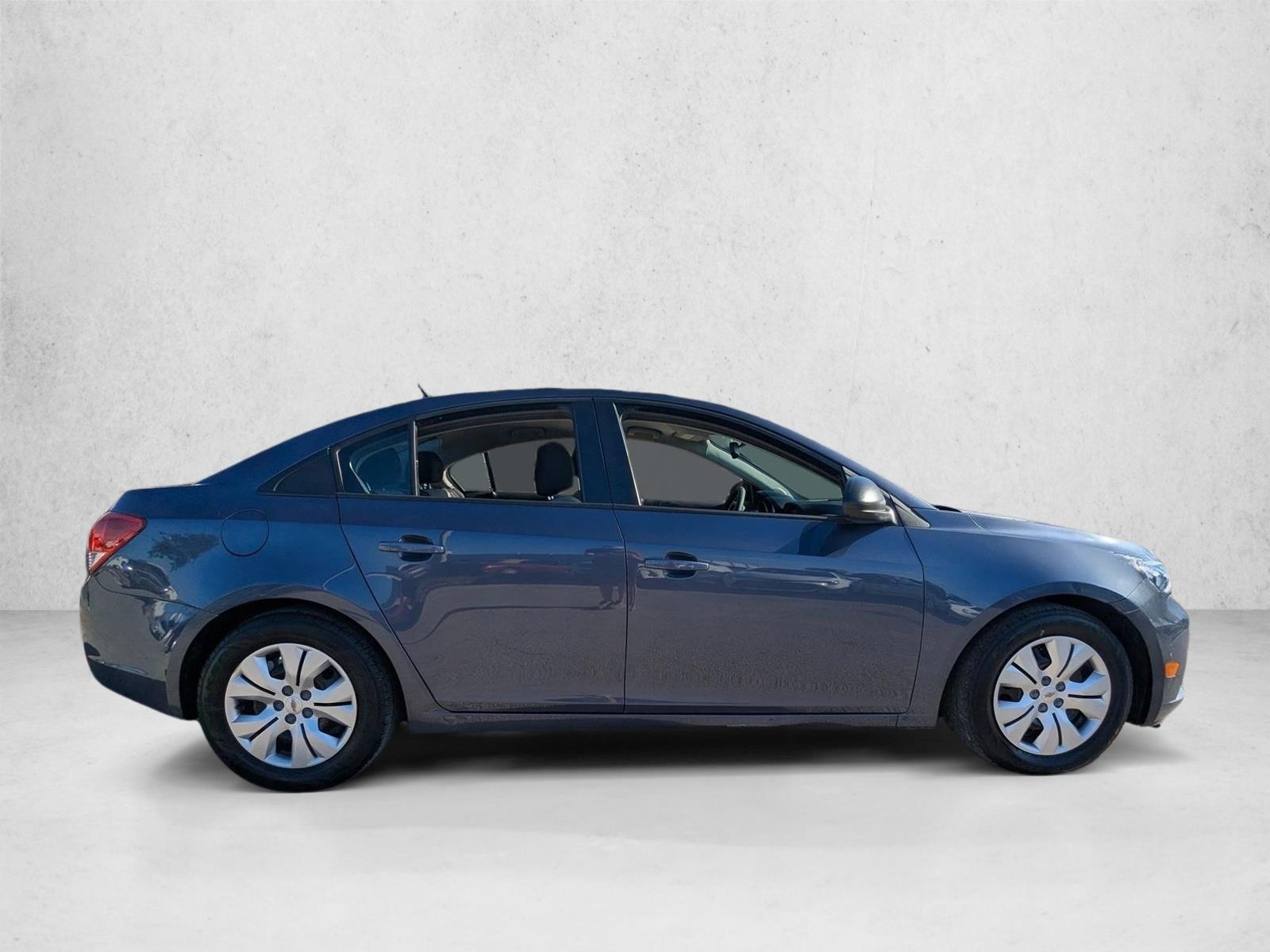 2014 Chevrolet Cruze LS photo 4