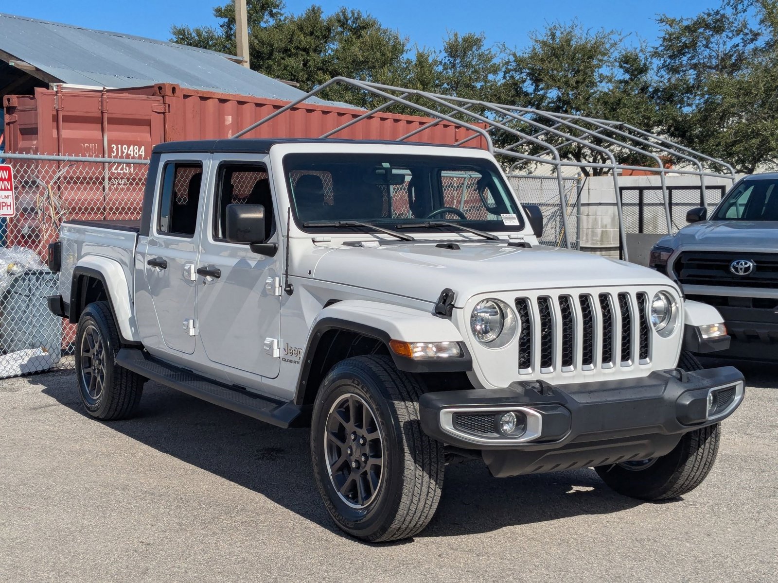 2022 Jeep Gladiator Overland photo 3