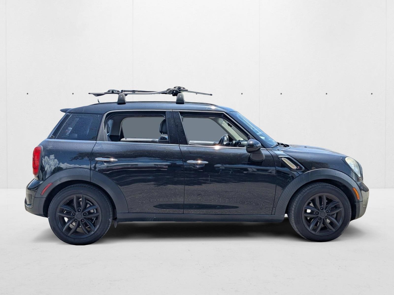 Used 2016 MINI Countryman Countryman S with VIN WMWZC3C50GWT08121 for sale in Pinellas Park, FL