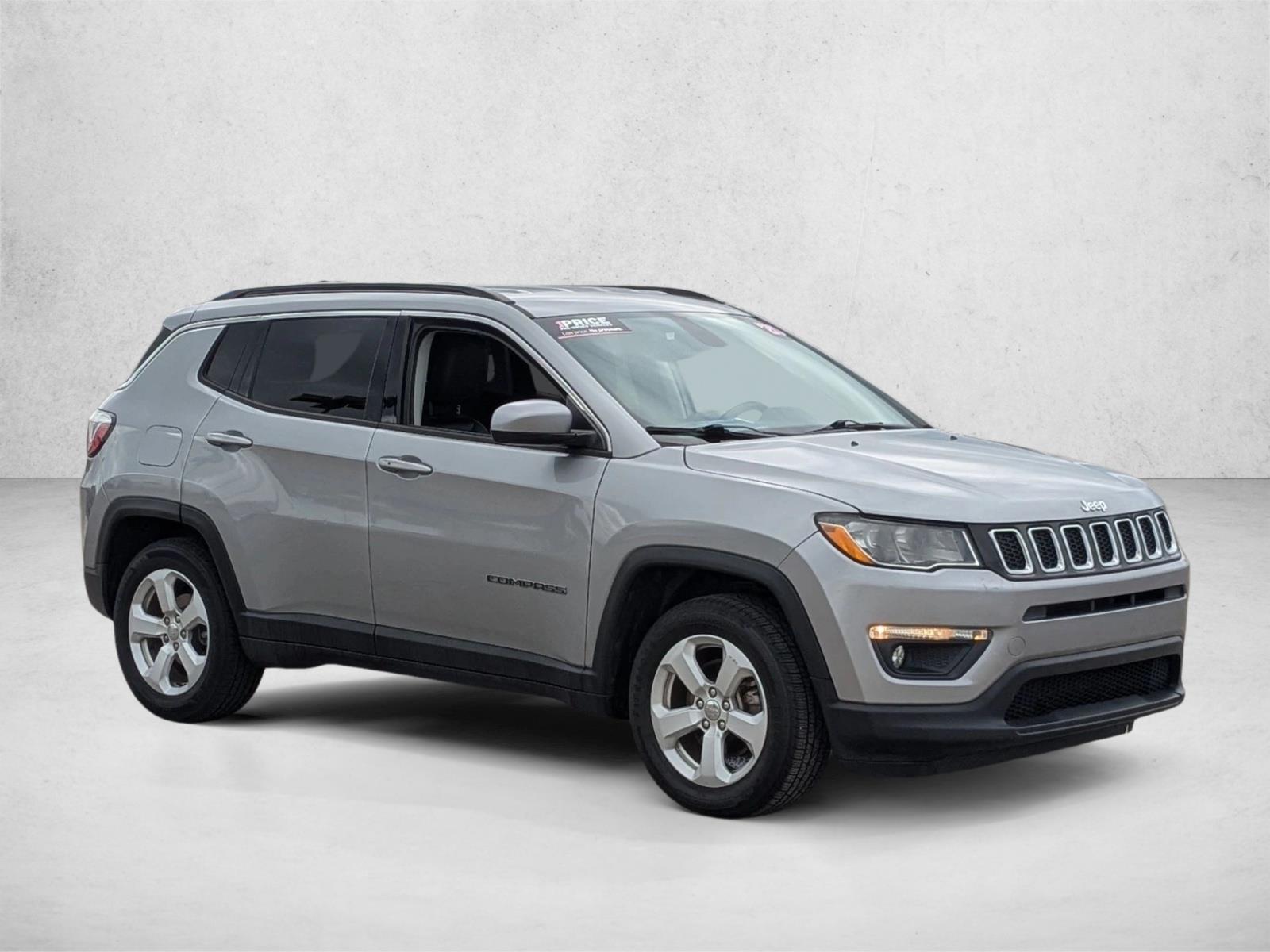 2020 Jeep Compass Latitude photo 3