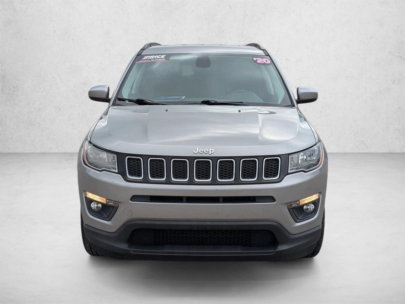 2020 Jeep Compass Latitude photo 2