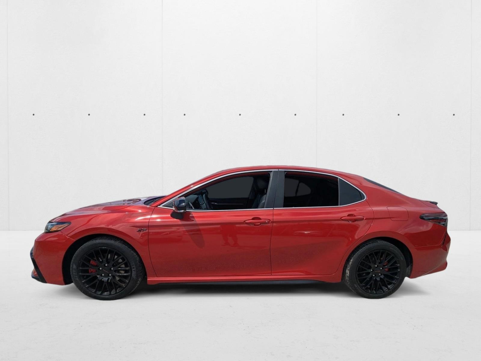 2022 Toyota Camry SE photo 2