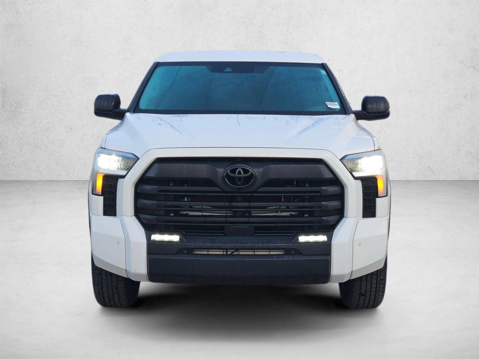 2022 Toyota Tundra SR5 CrewMax photo 2