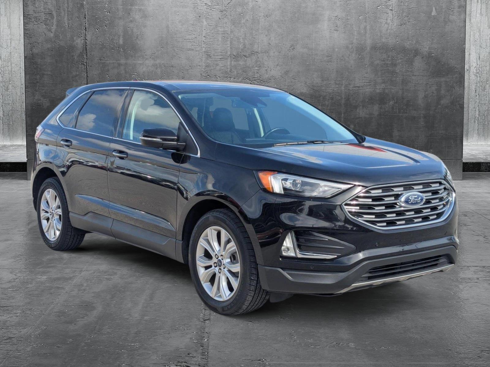 2022 Ford Edge Titanium photo 4