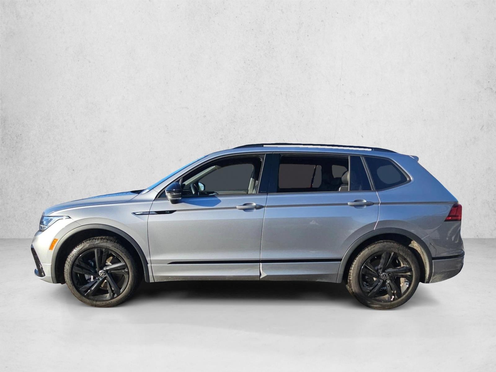 2024 Volkswagen Tiguan SE R-Line Black photo 3