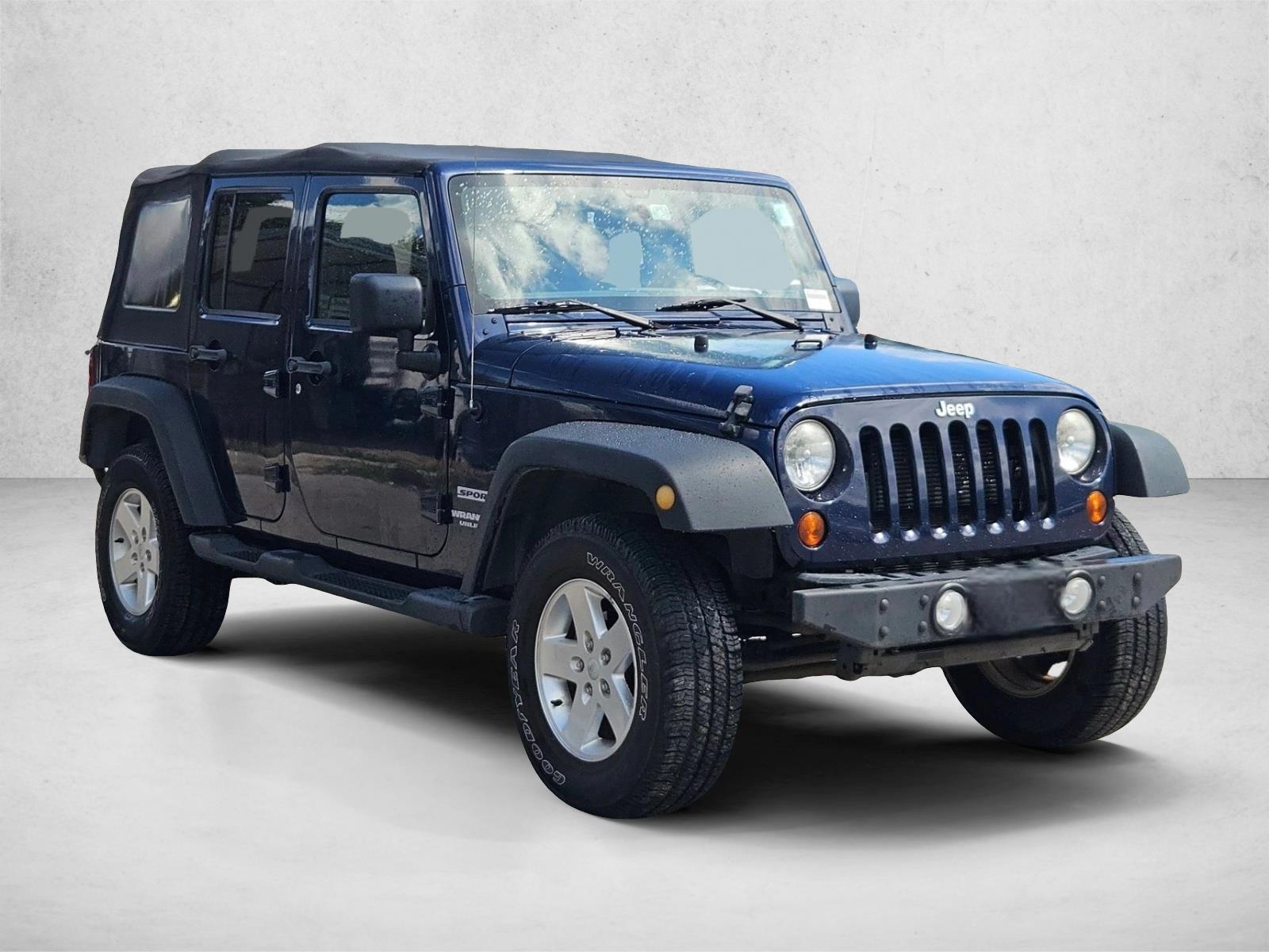 2013 Jeep Wrangler Unlimited Sport photo 3