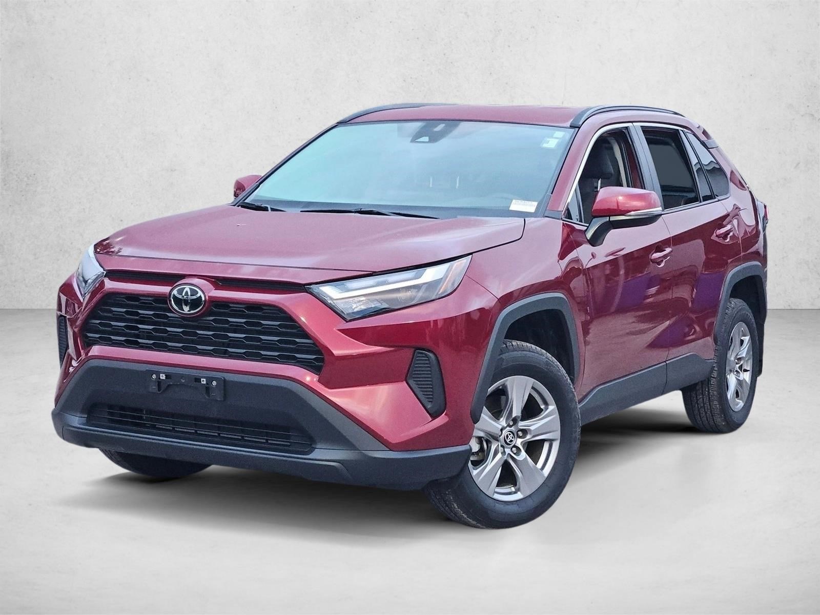 2024 Toyota RAV4 XLE's photo