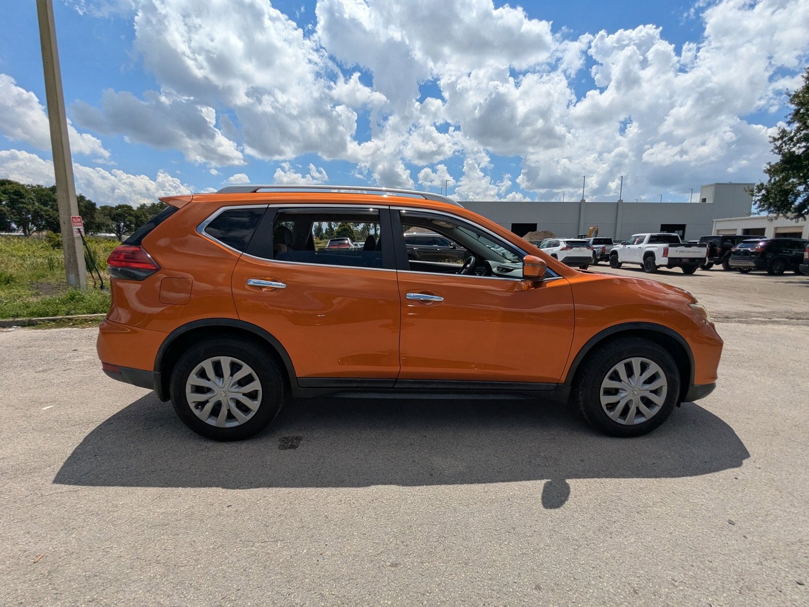 2017 Nissan Rogue S photo 4