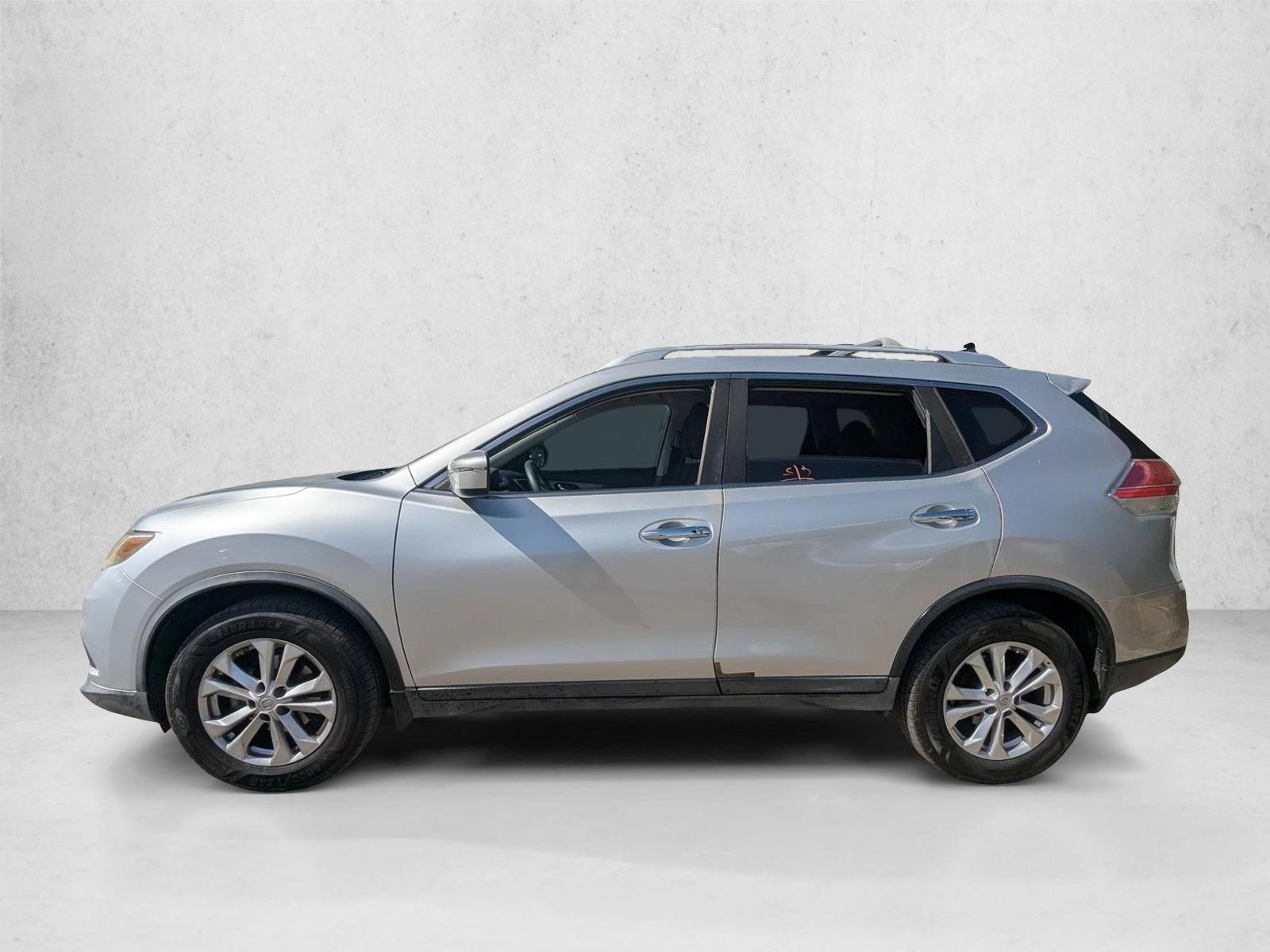 2016 Nissan Rogue SV photo 3