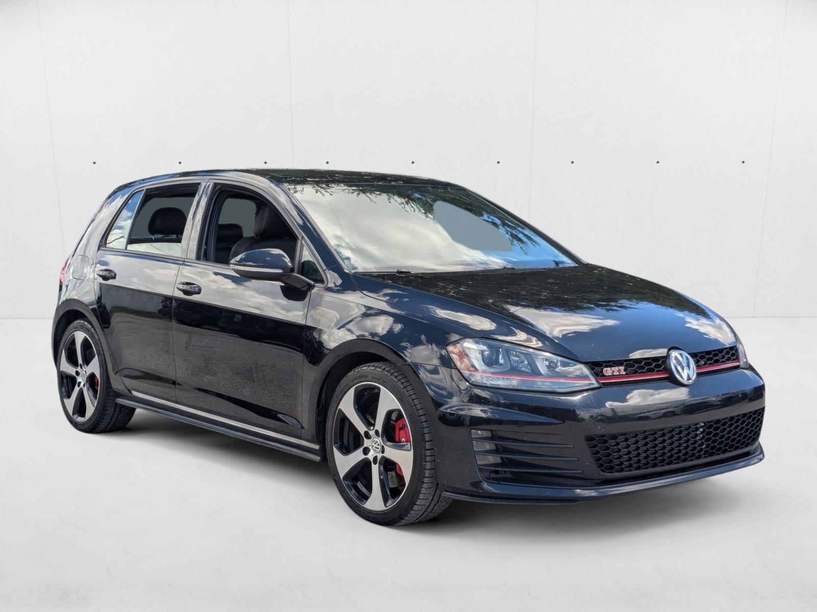 2016 Volkswagen Golf GTI SE Performance photo 3