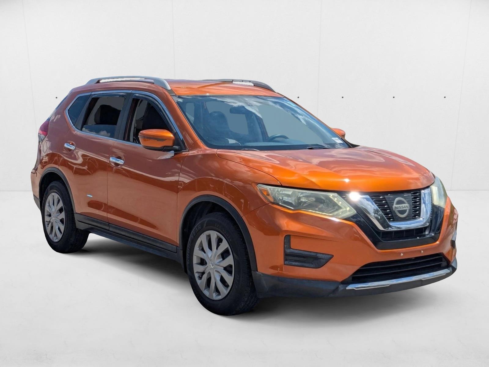 2017 Nissan Rogue S photo 3