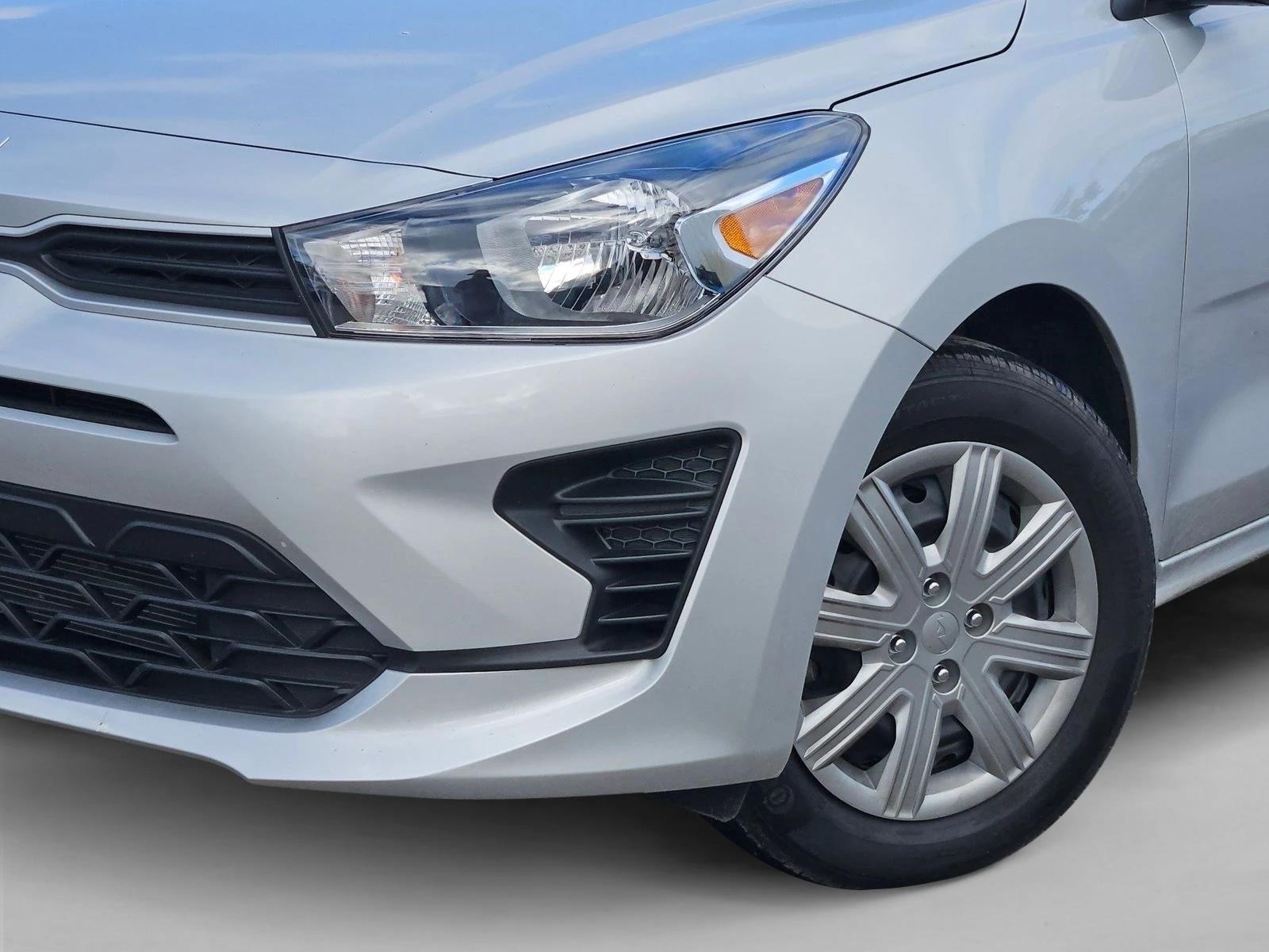 2023 Kia Rio LX photo 4