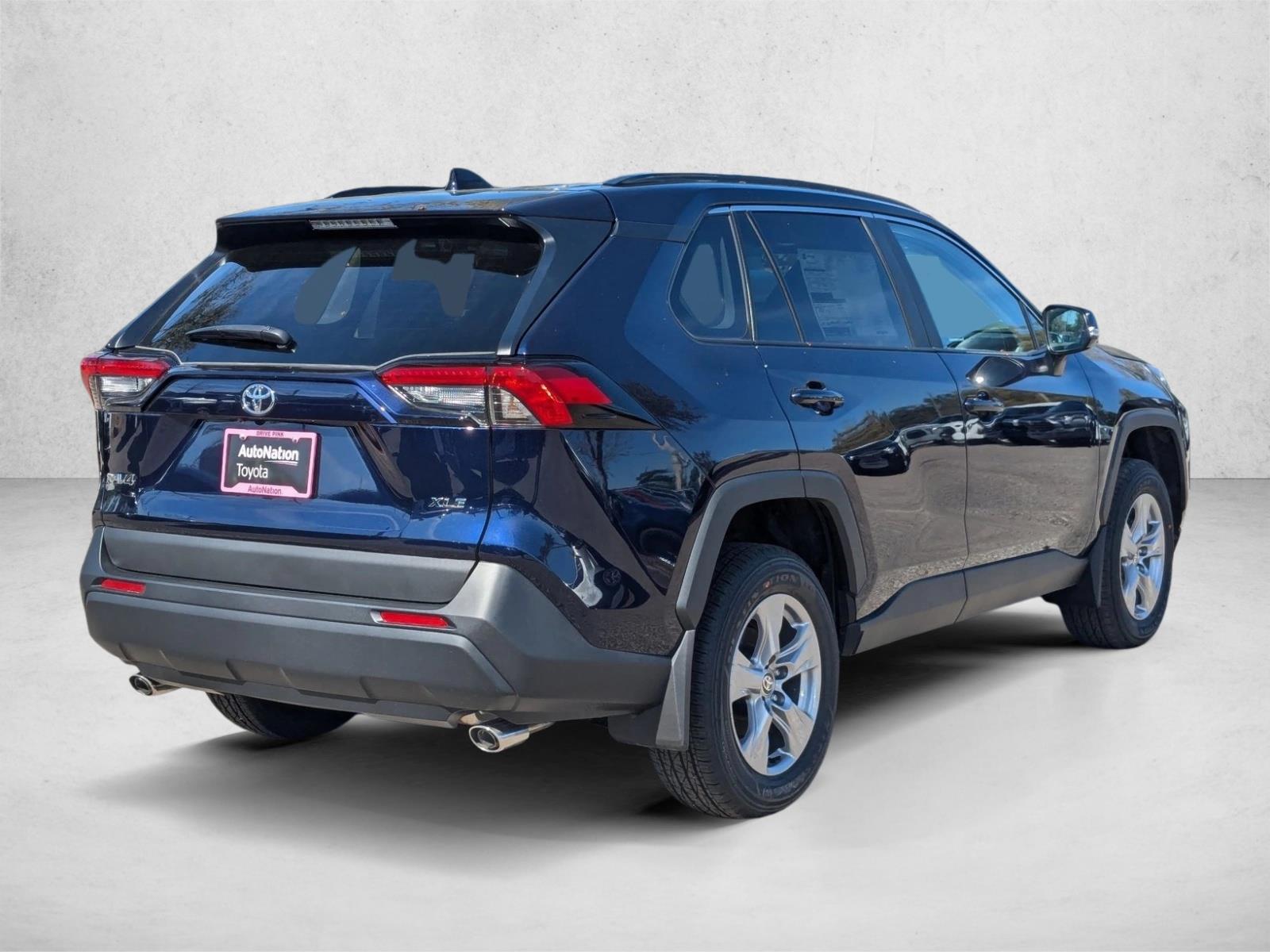 2025 Toyota RAV4 XLE photo 2