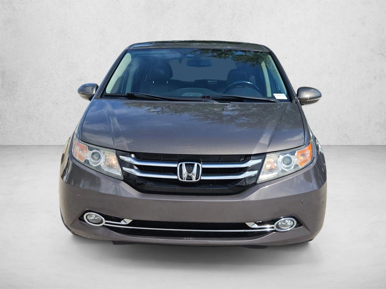 2014 Honda Odyssey Touring photo 2
