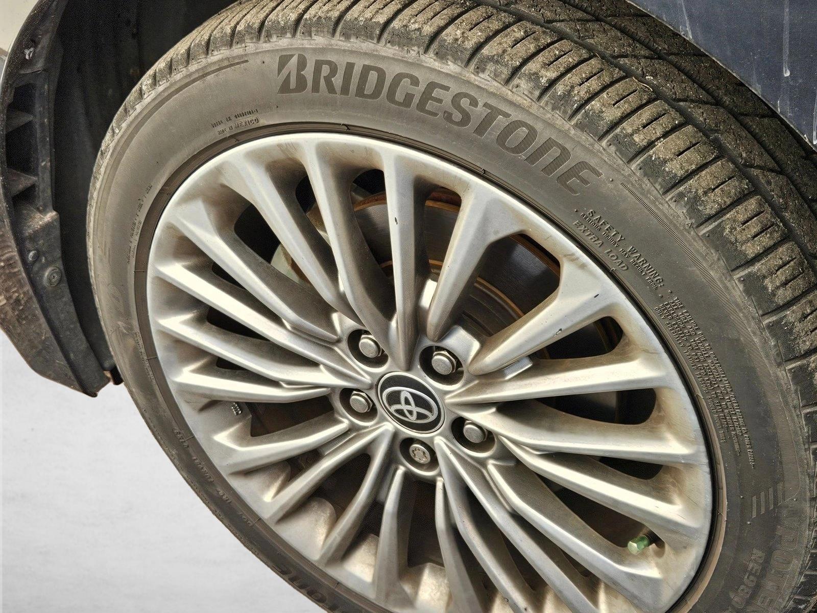 2021 Toyota Avalon Hybrid Limited photo 4