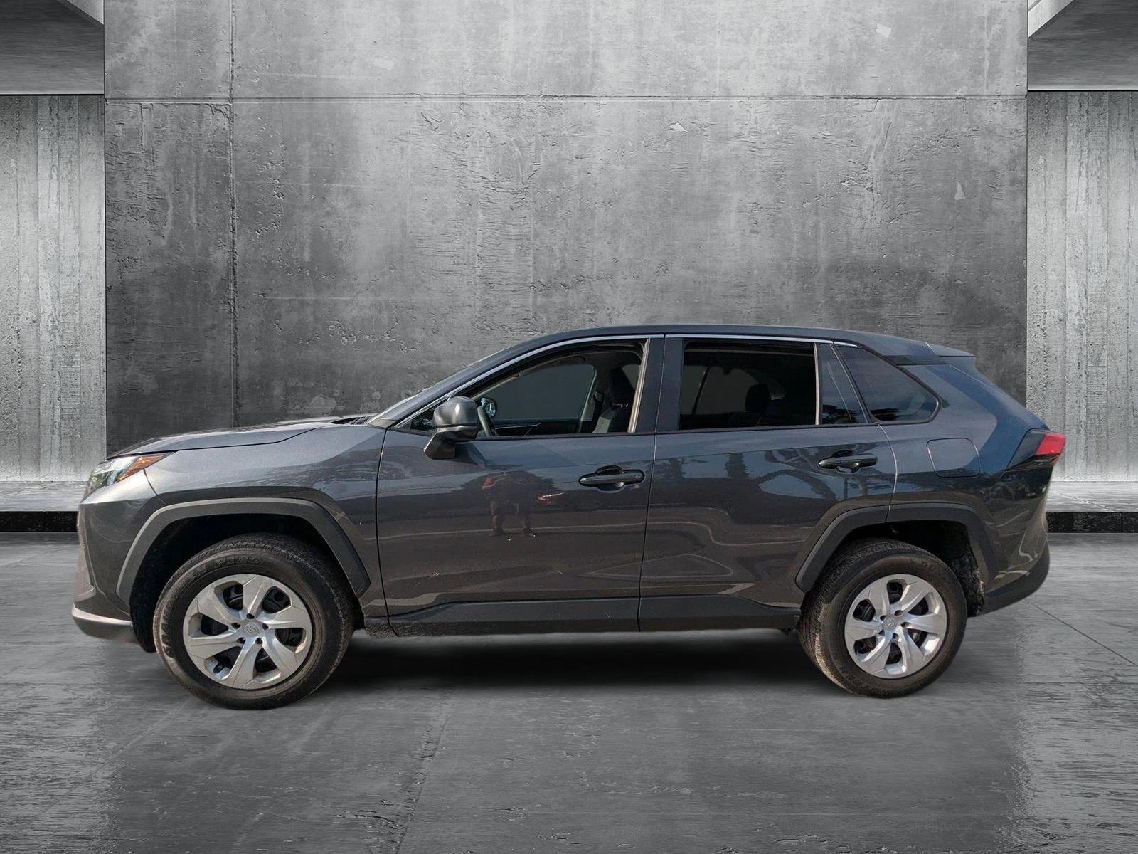 2023 Toyota RAV4 LE photo 2