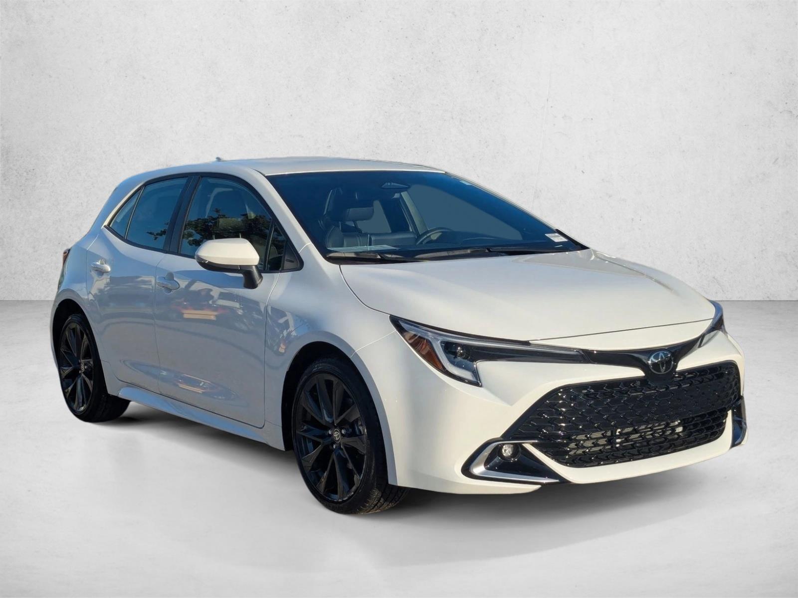 2025 Toyota Corolla XSE photo 3