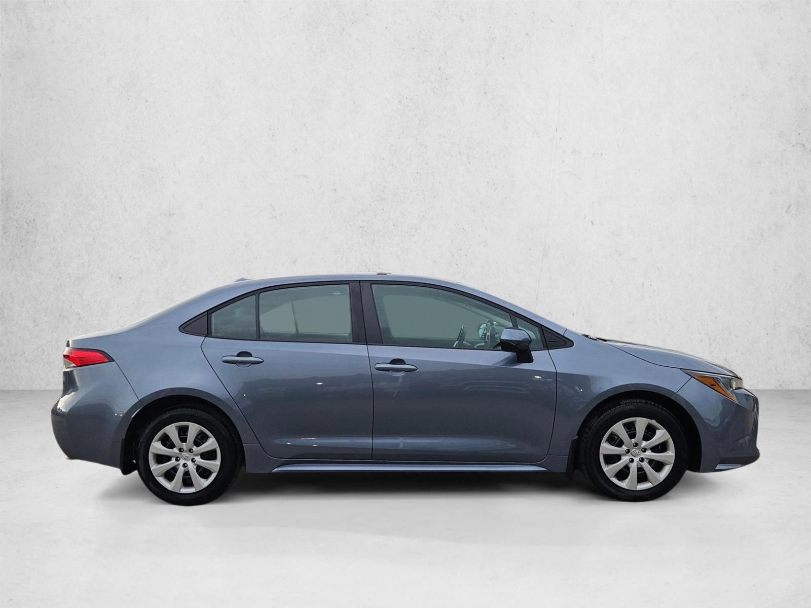 2025 Toyota Corolla LE photo 4