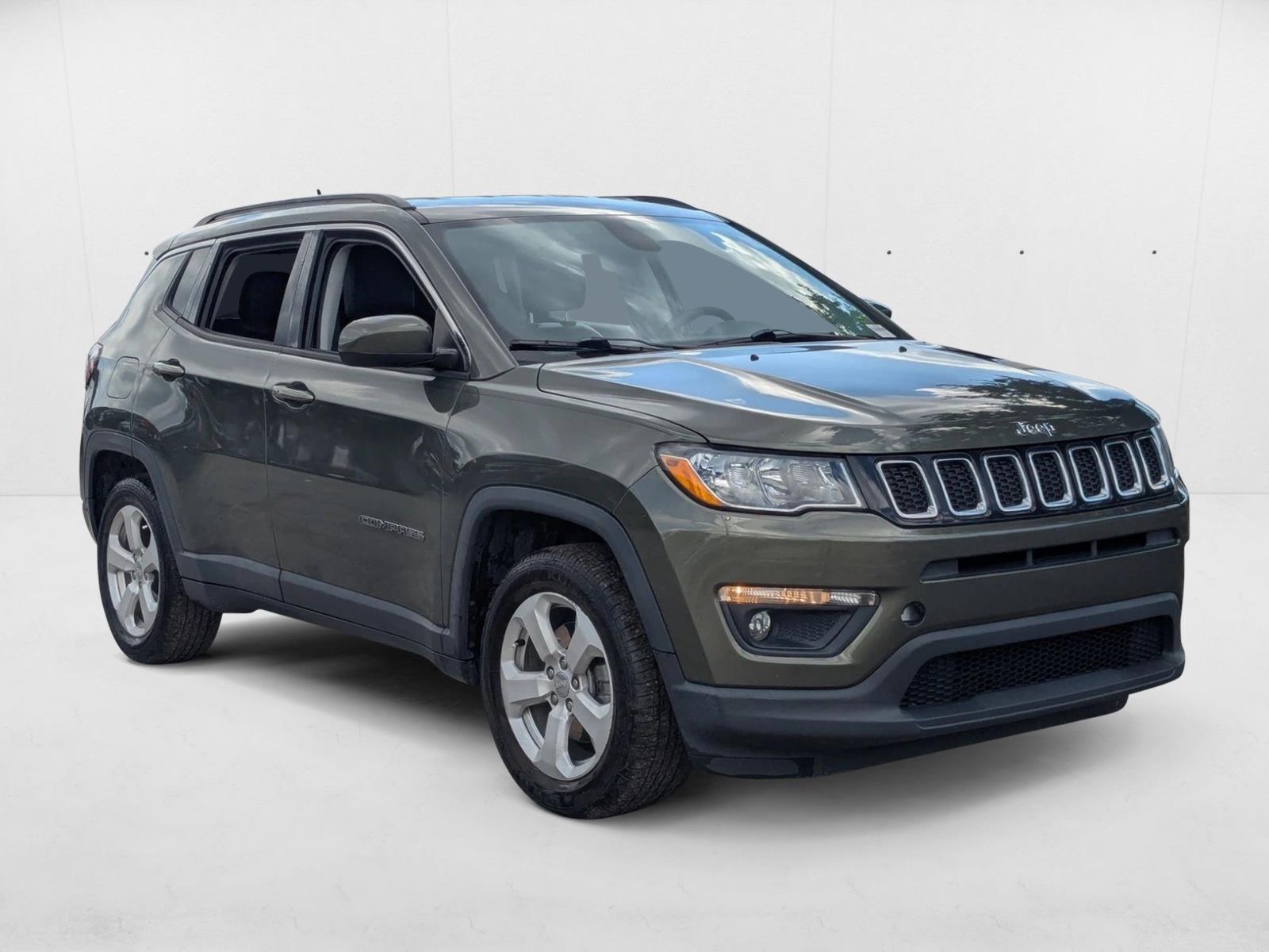 2018 Jeep Compass Latitude photo 3