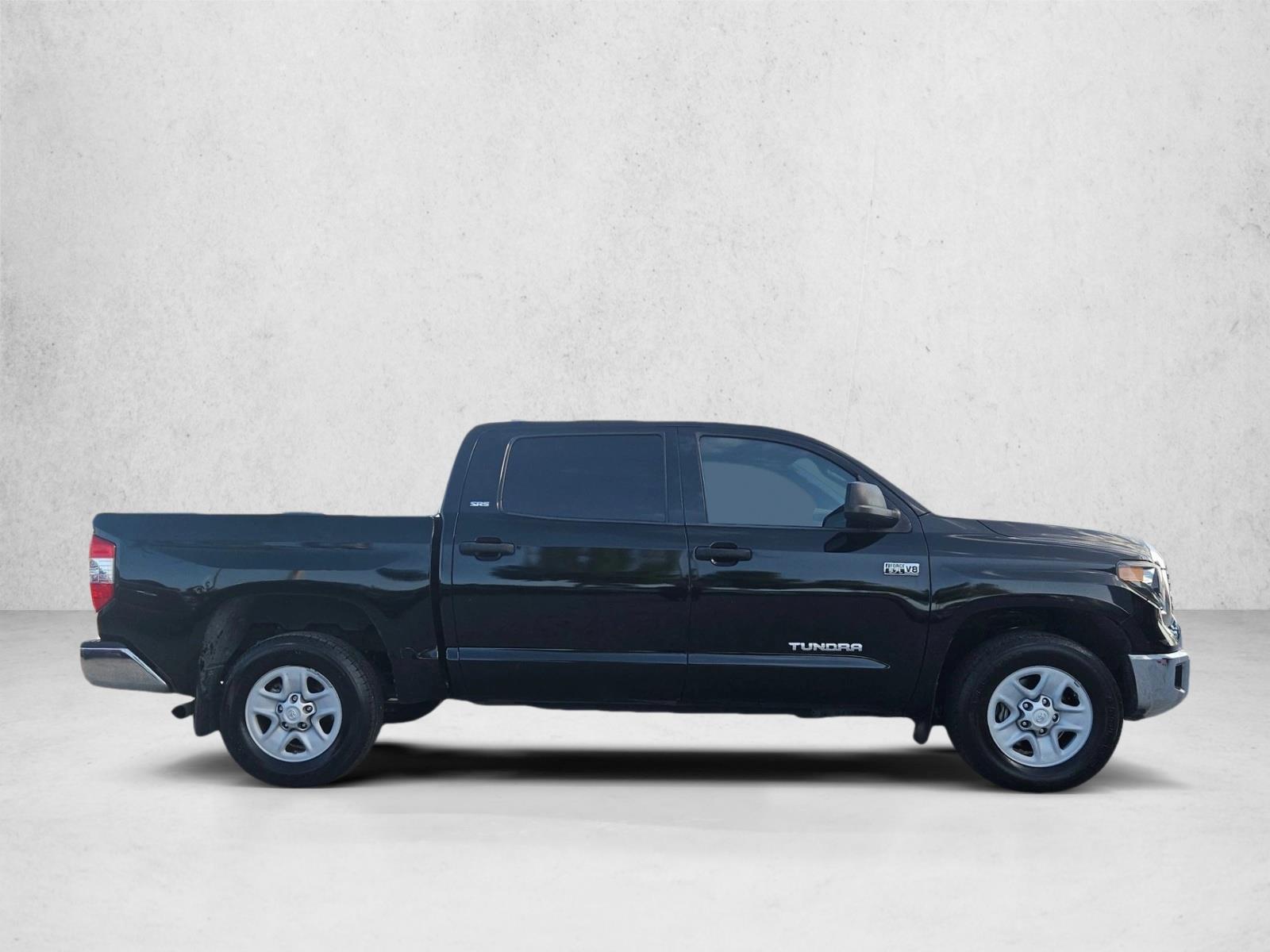 2020 Toyota Tundra SR5 CrewMax photo 4