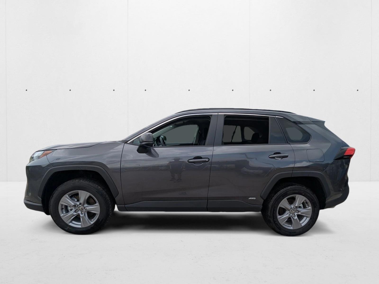 2025 Toyota RAV4 Hybrid LE photo 3